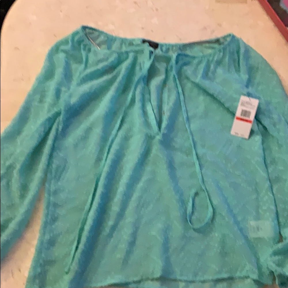 Beautiful-Jessica Simpson sheer top